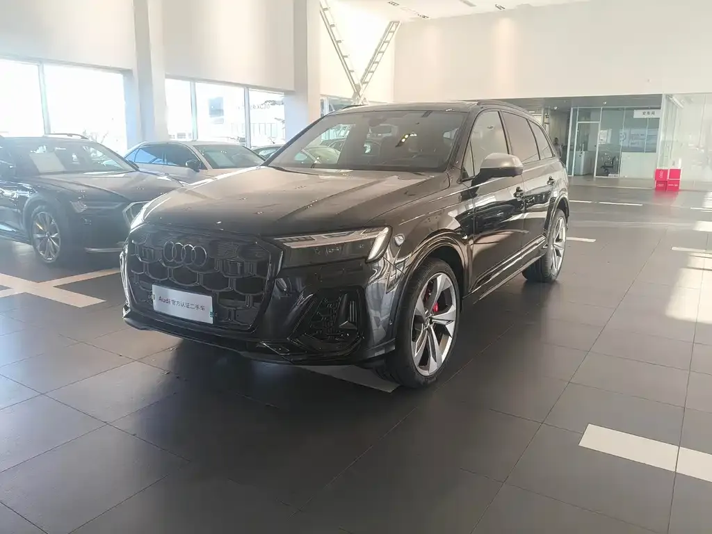 Audi SQ7 2025 из CN, фото 8