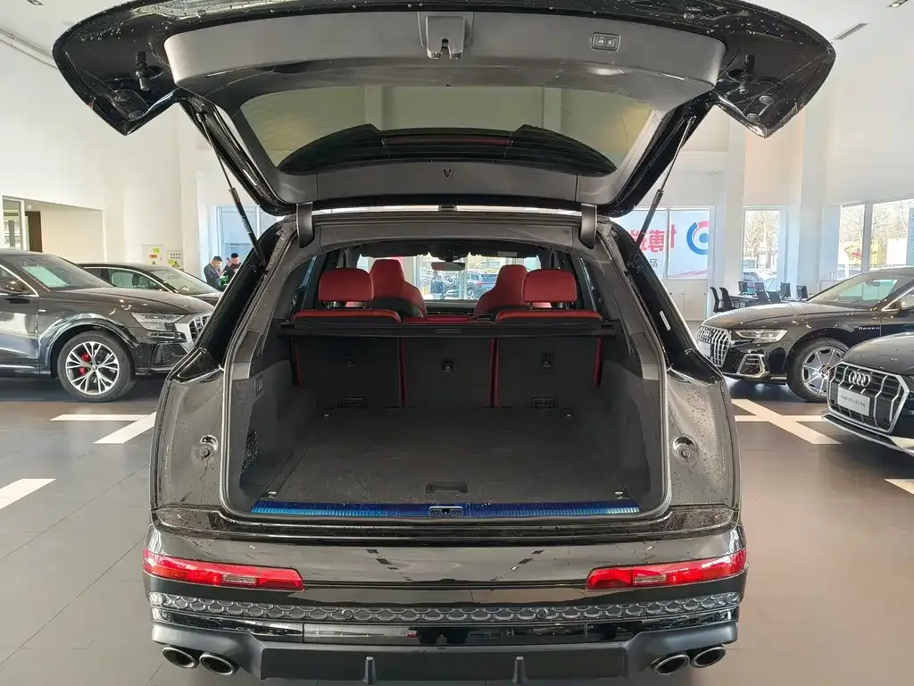 Audi SQ7 2025 из CN, фото 10