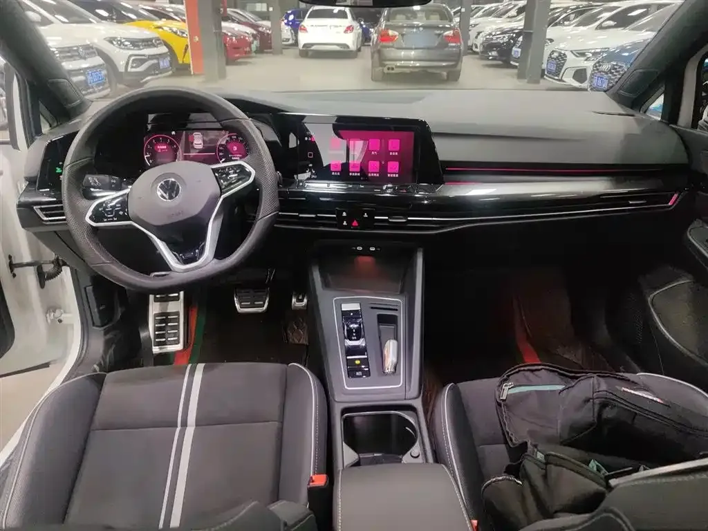 Volkswagen Golf 2022 из CN, фото 10