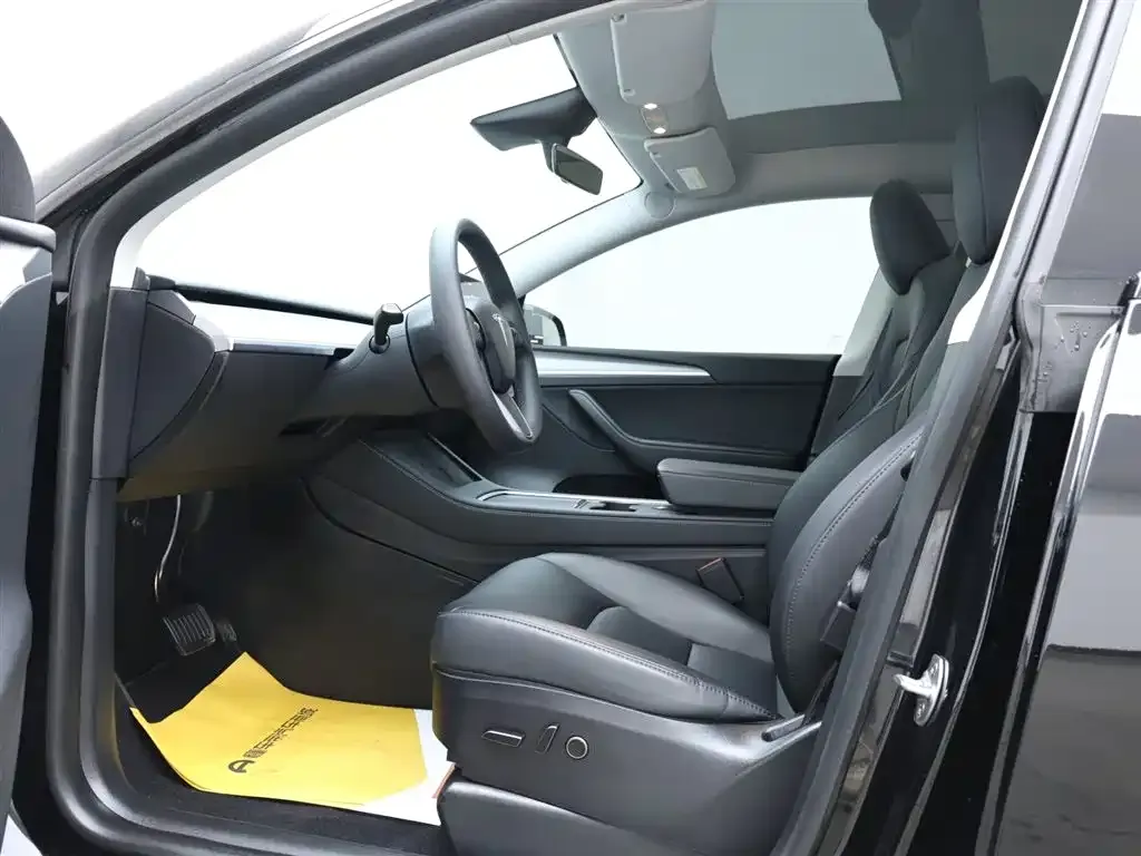 Tesla Model Y 2023 из CN, фото 7