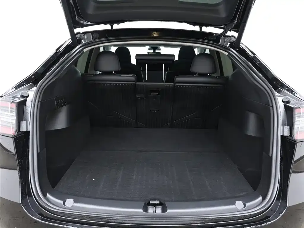 Tesla Model Y 2023 из CN, фото 5