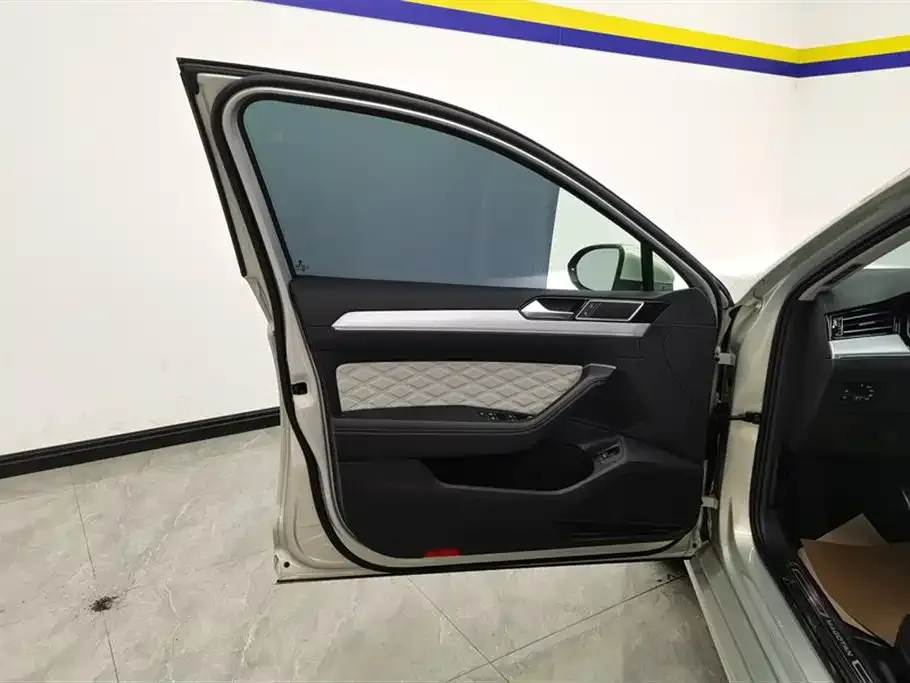 Volkswagen Magotan 2023 из CN, фото 3