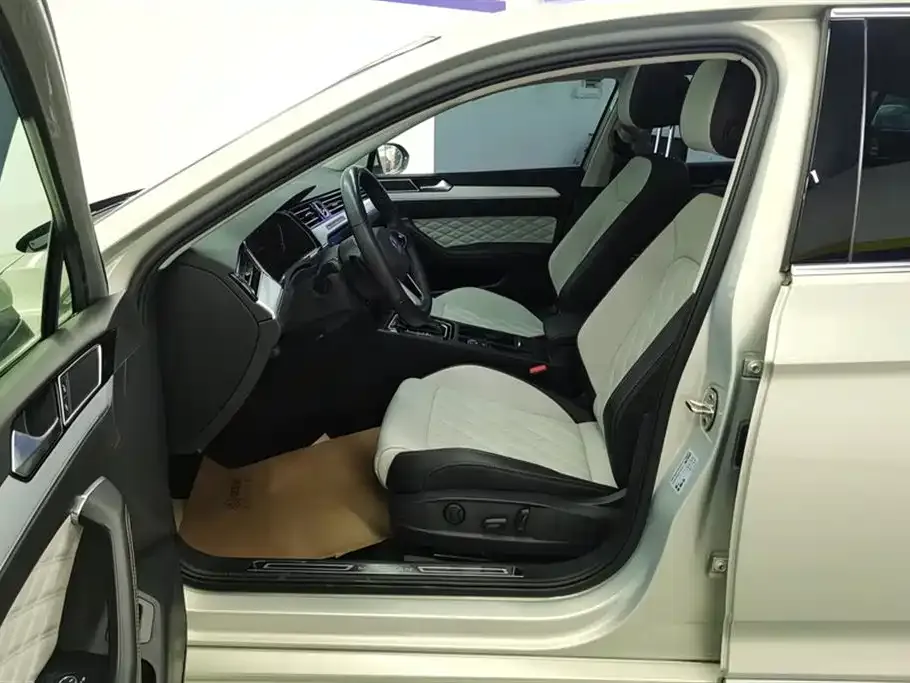 Volkswagen Magotan 2023 из CN, фото 7