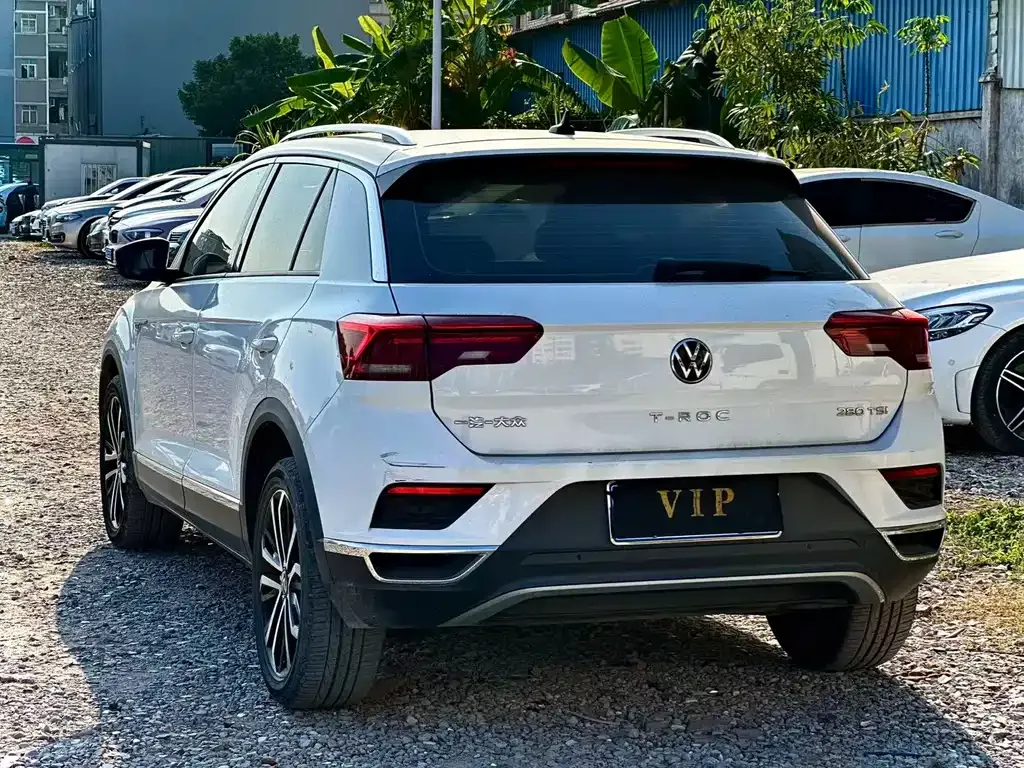Volkswagen T-Roc — фото 2