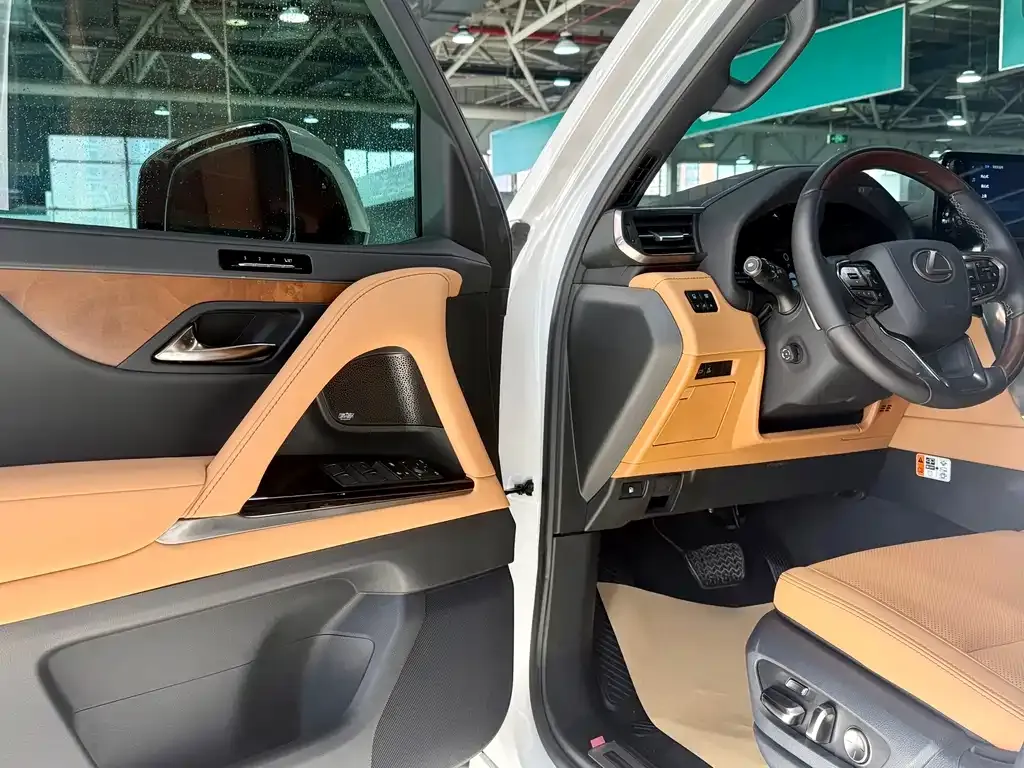 Lexus LX 2025 из CN, фото 8