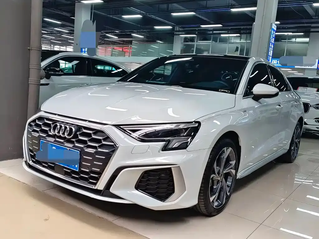 Audi A3 2024 из CN, фото 1