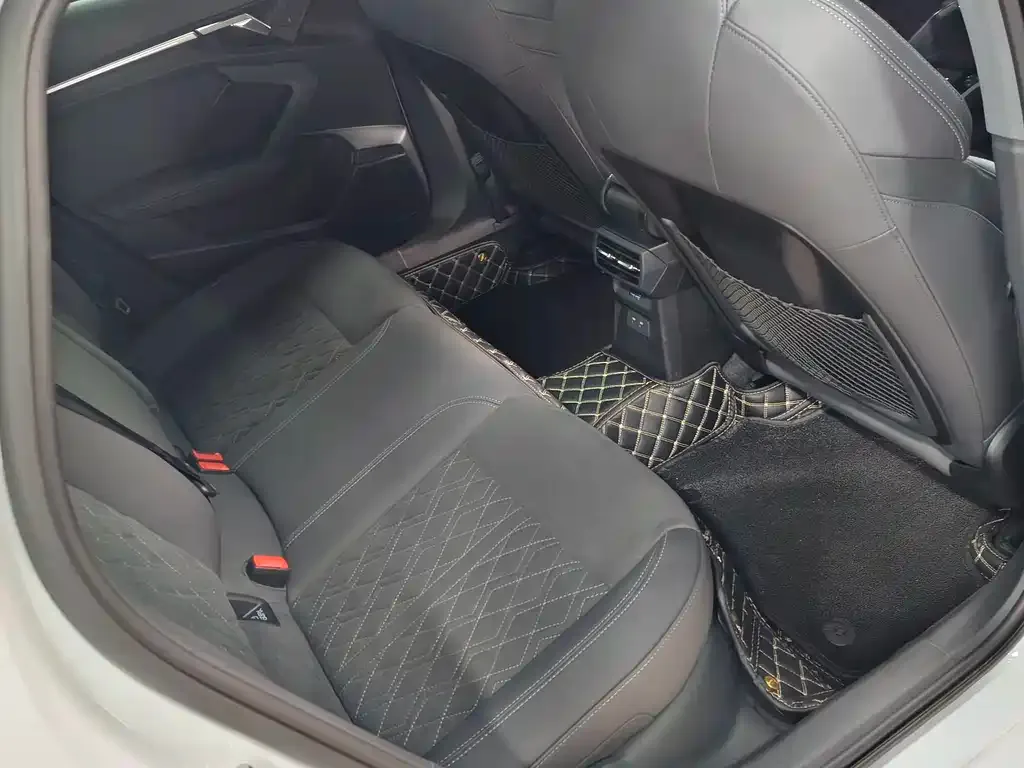 Audi A3 2024 из CN, фото 2