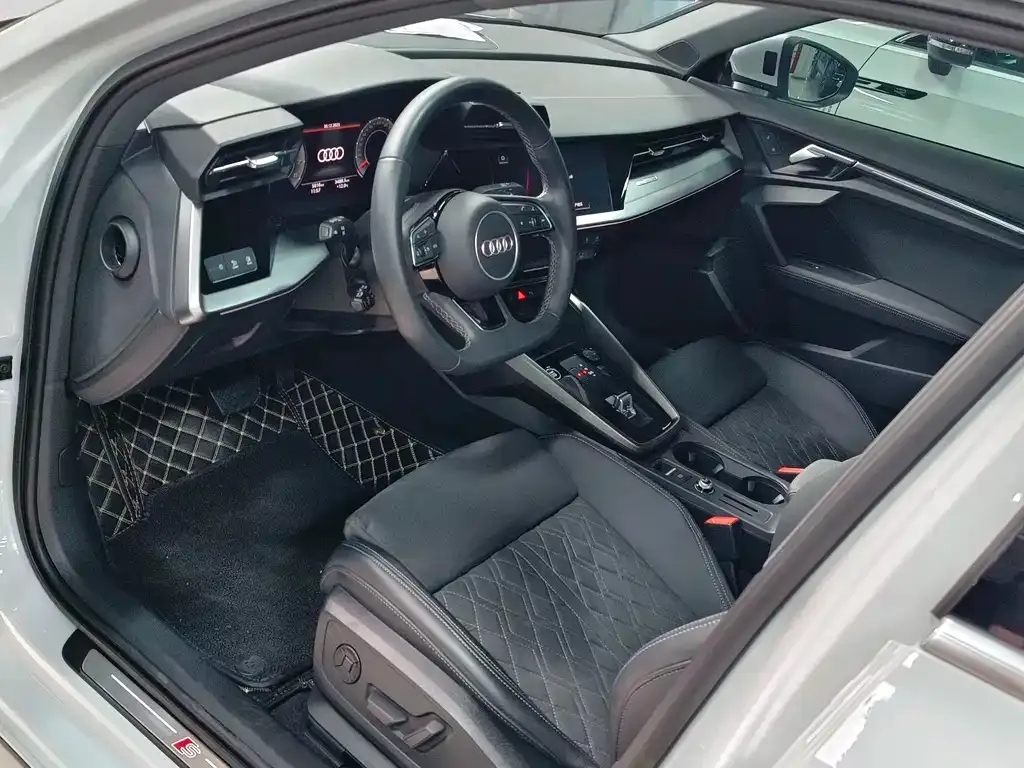 Audi A3 2024 из CN, фото 5