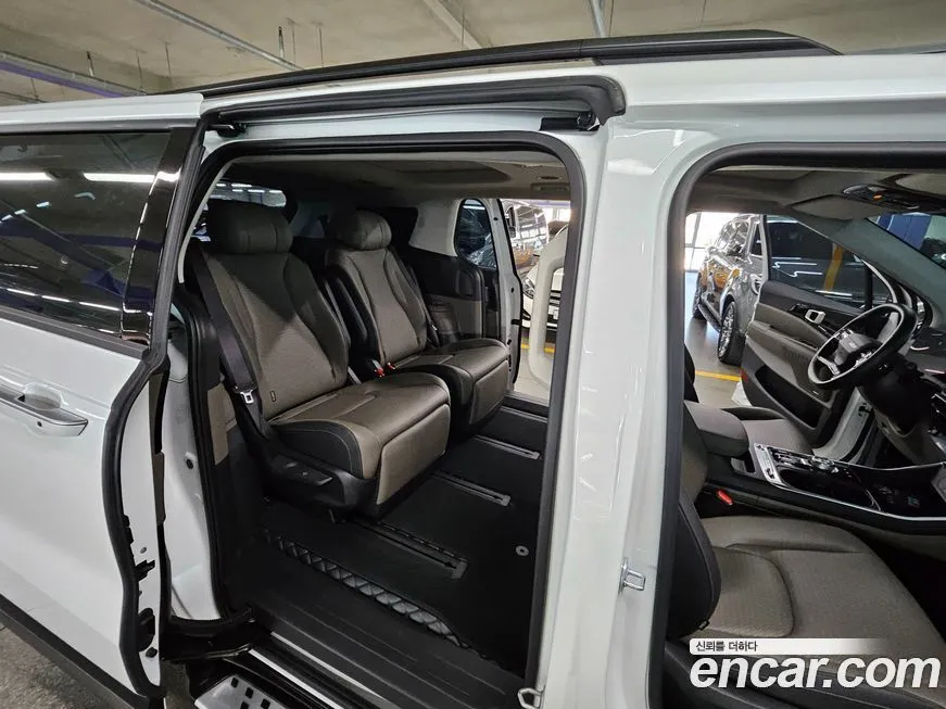 Kia Carnival — фото 10
