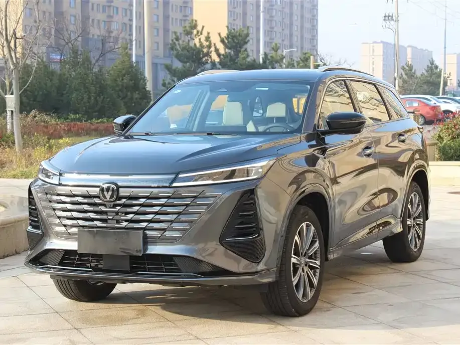 Changan CS75PLUS — фото 1