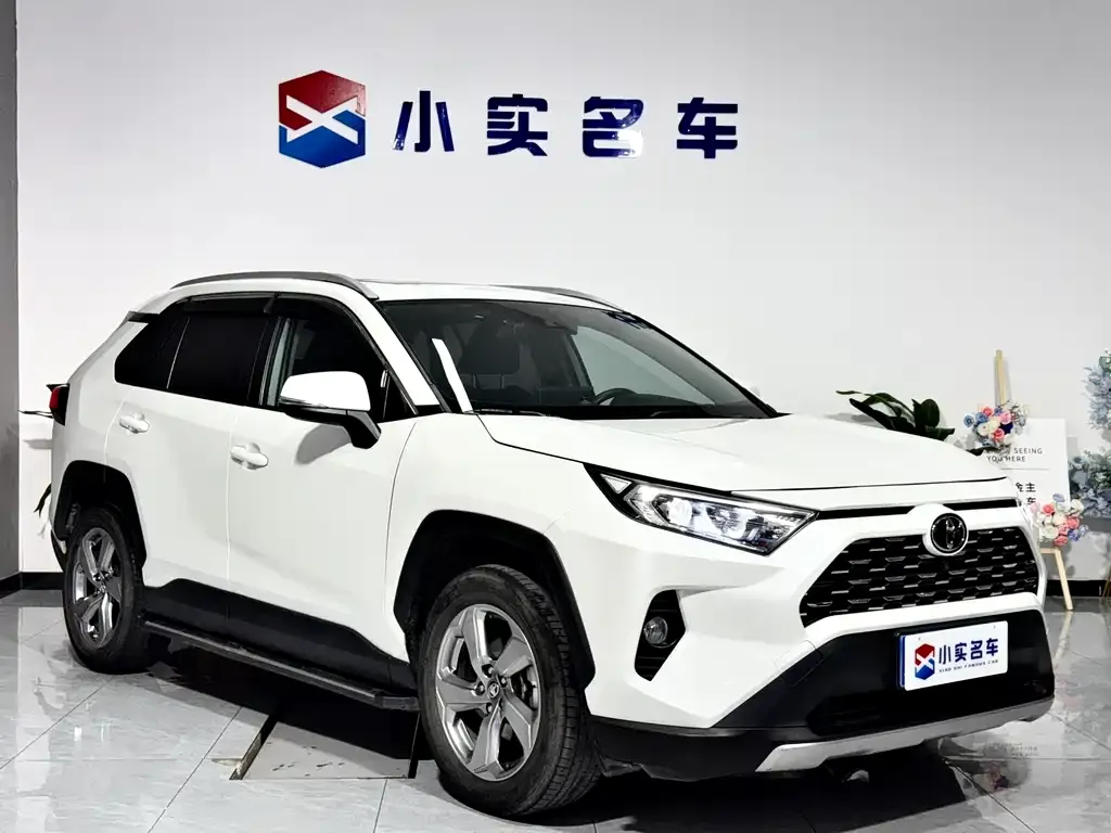 Toyota RAV4 — фото 5
