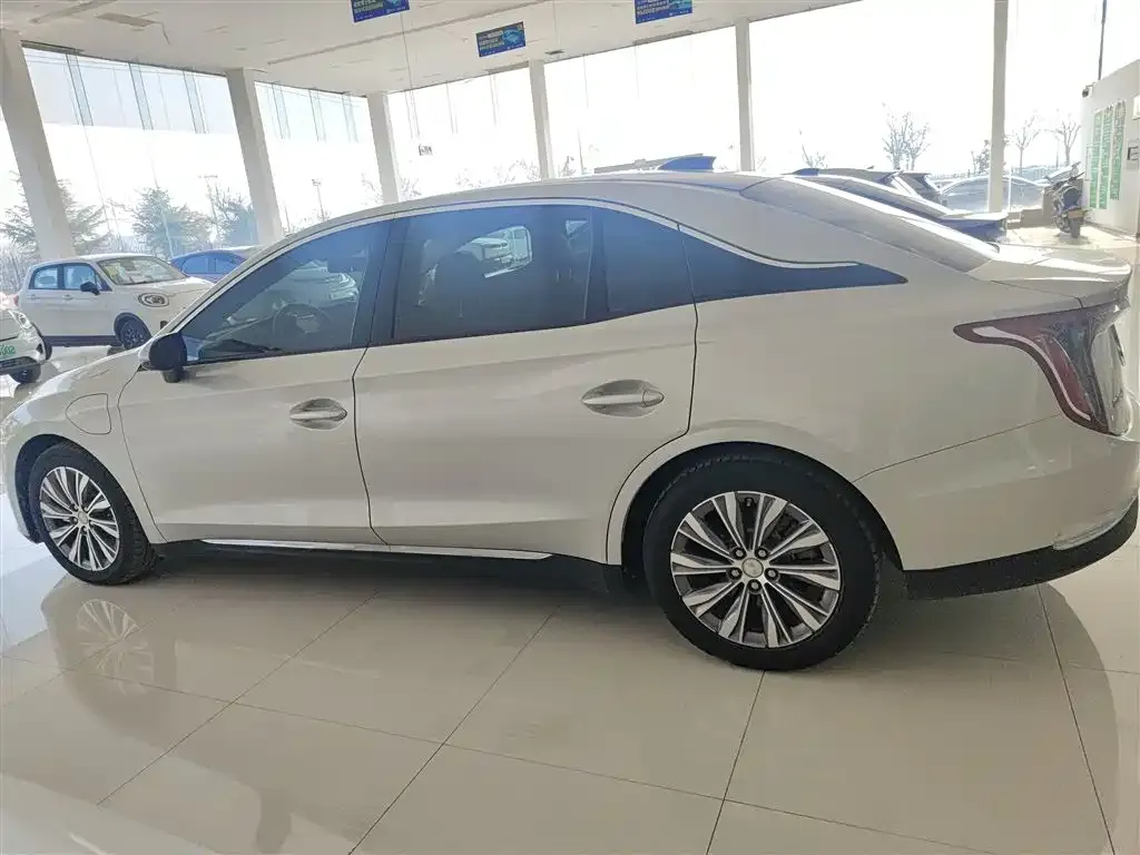 Hongqi E-QM5 2022 из CN, фото 5