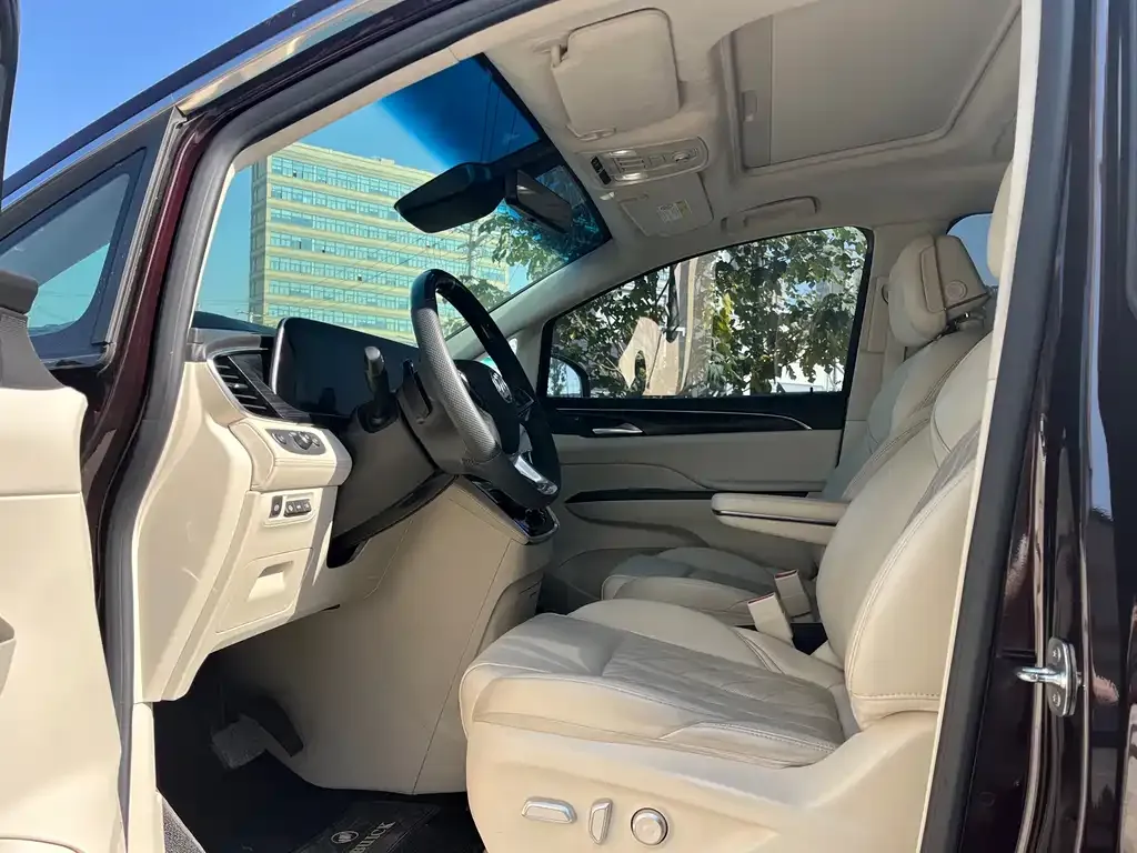 Buick GL8 2021 из CN, фото 2