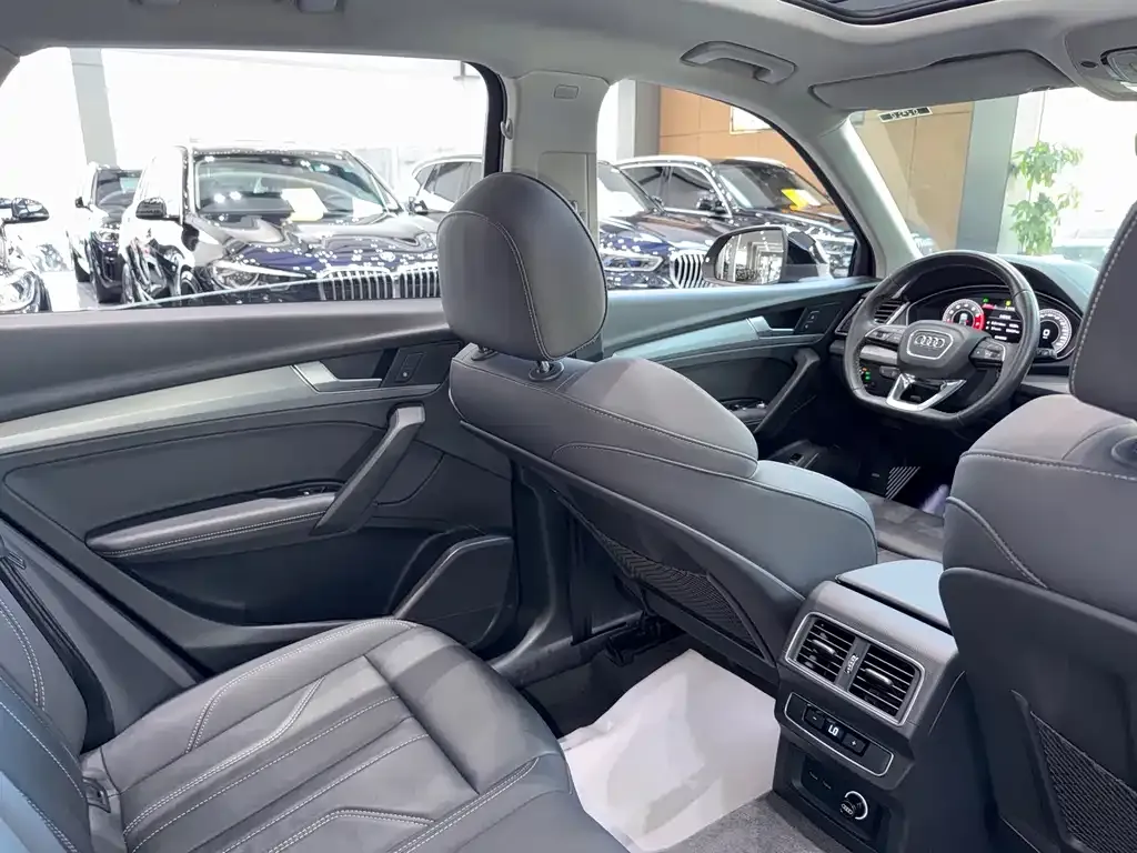 Audi Q5L 2022 из CN, фото 3