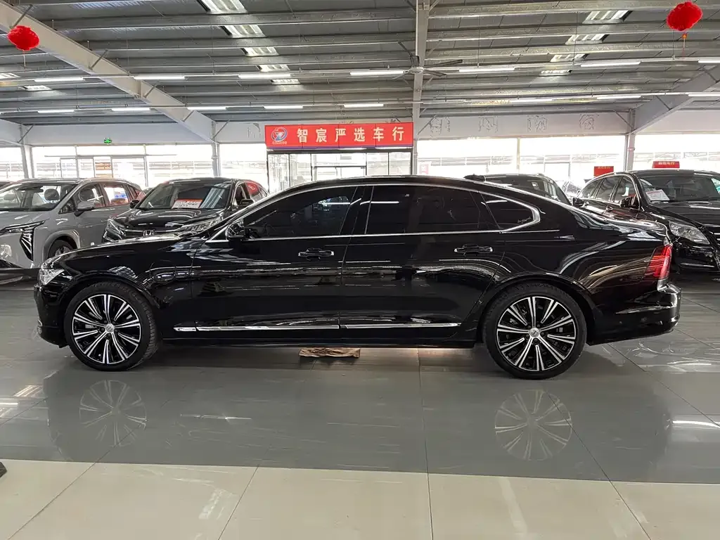 Volvo S90 PHEV 2023 из CN, фото 2