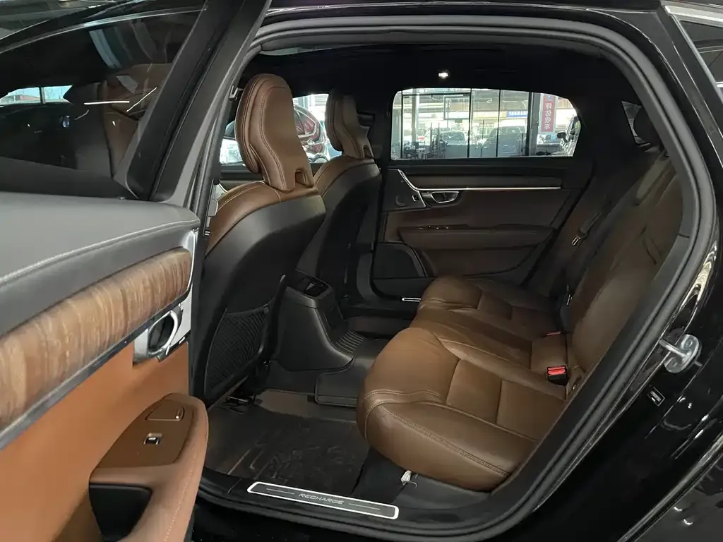 Volvo S90 PHEV 2023 из CN, фото 5