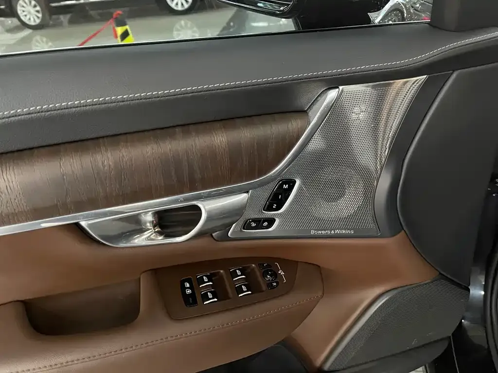 Volvo S90 PHEV 2023 из CN, фото 8