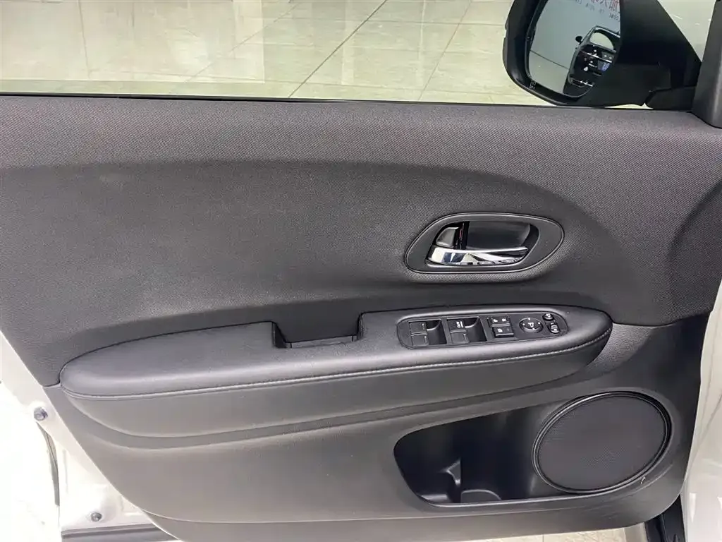 Honda Vezel 2021 из CN, фото 7