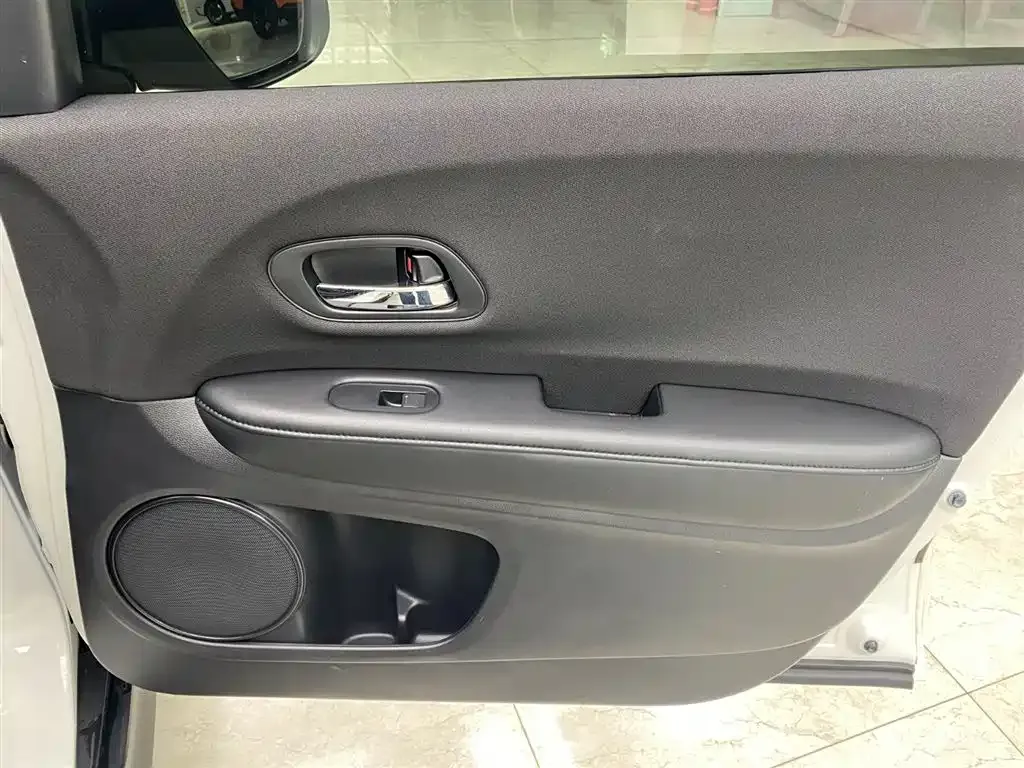 Honda Vezel 2021 из CN, фото 9