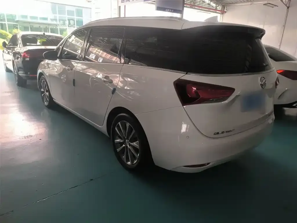 Buick GL6 2022 из CN, фото 5