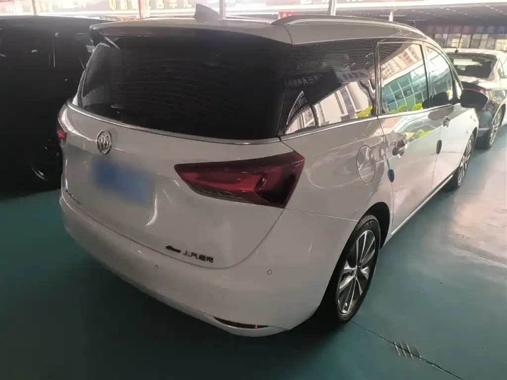 Buick GL6 2022 из CN, фото 6