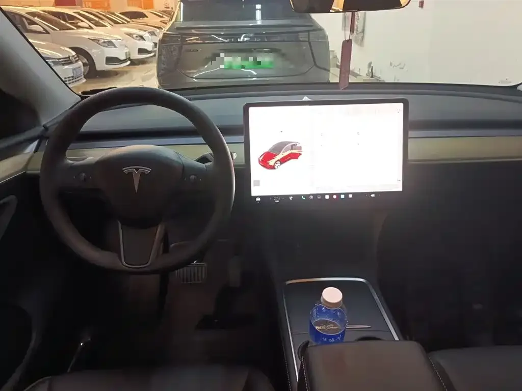 Tesla Model Y — фото 5