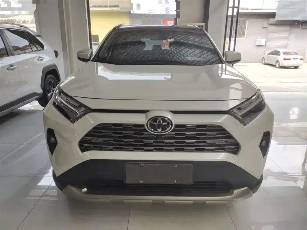 Toyota RAV4 — фото 3