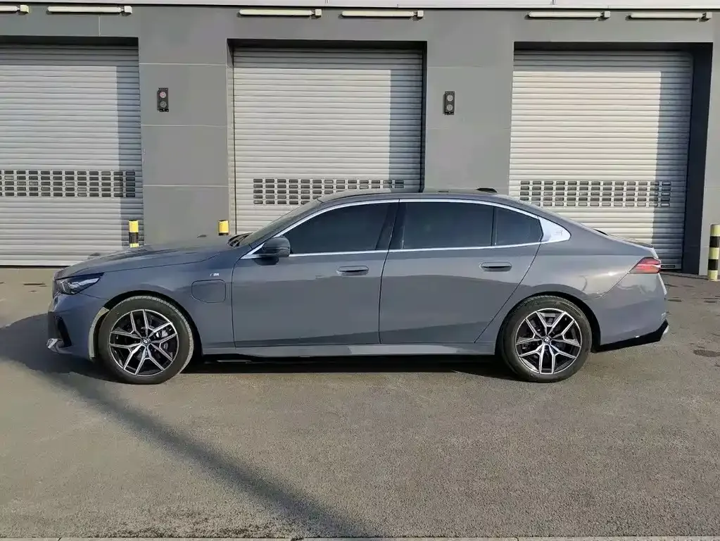 BMW i5 2025 из CN, фото 4