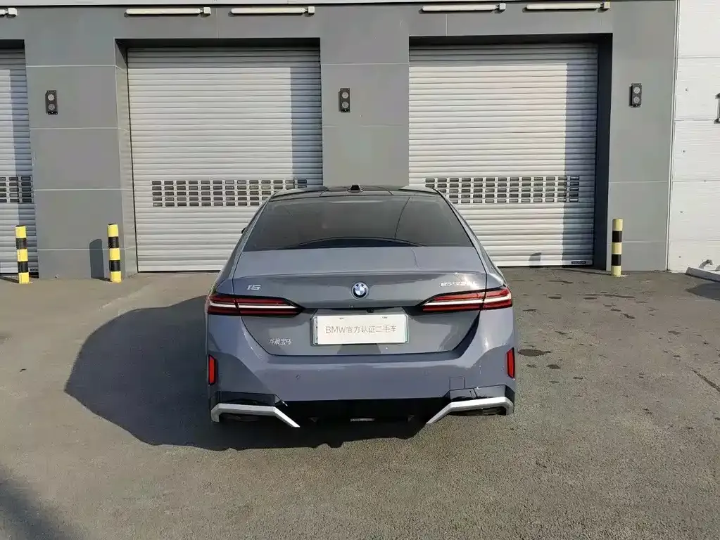 BMW i5 2025 из CN, фото 3
