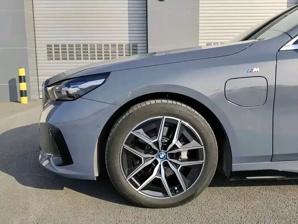 BMW i5 2025 из CN, фото 7
