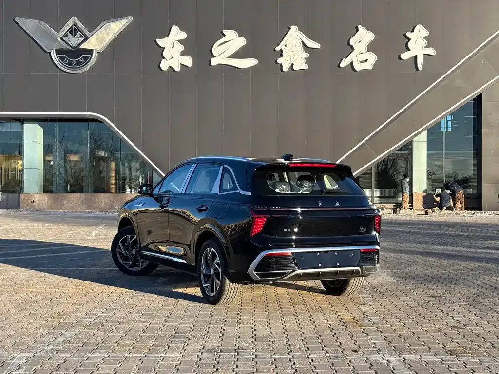 Hongqi HS3 PHEV — фото 6