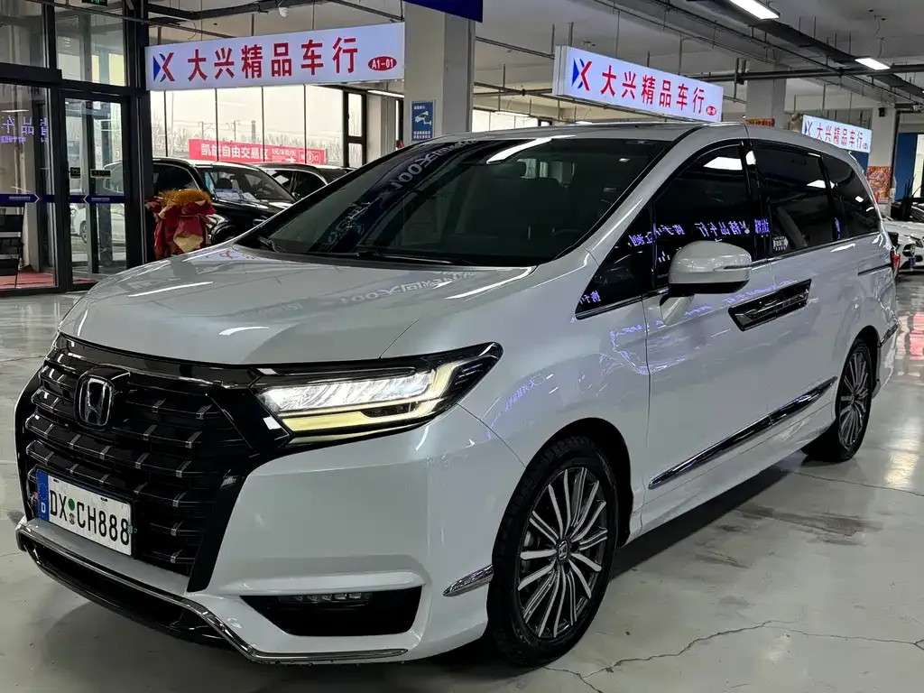 Honda Elysion 2023 из CN, фото 1