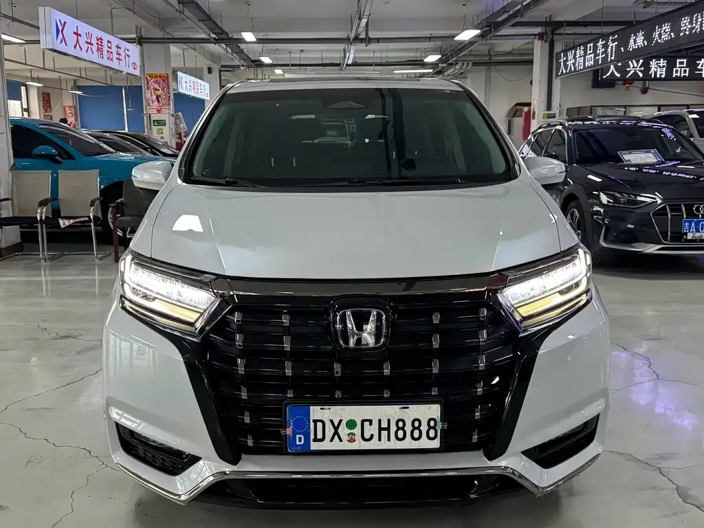 Honda Elysion 2023 из CN, фото 3