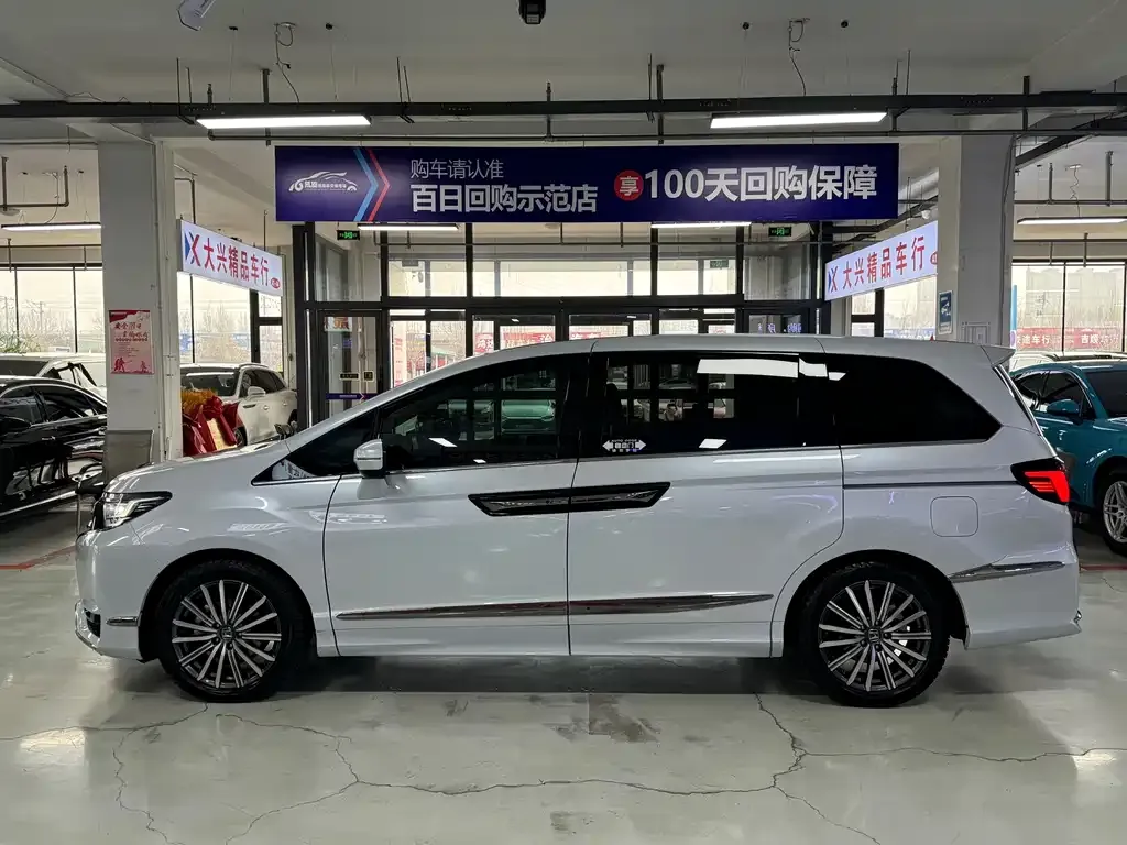 Honda Elysion 2023 из CN, фото 6