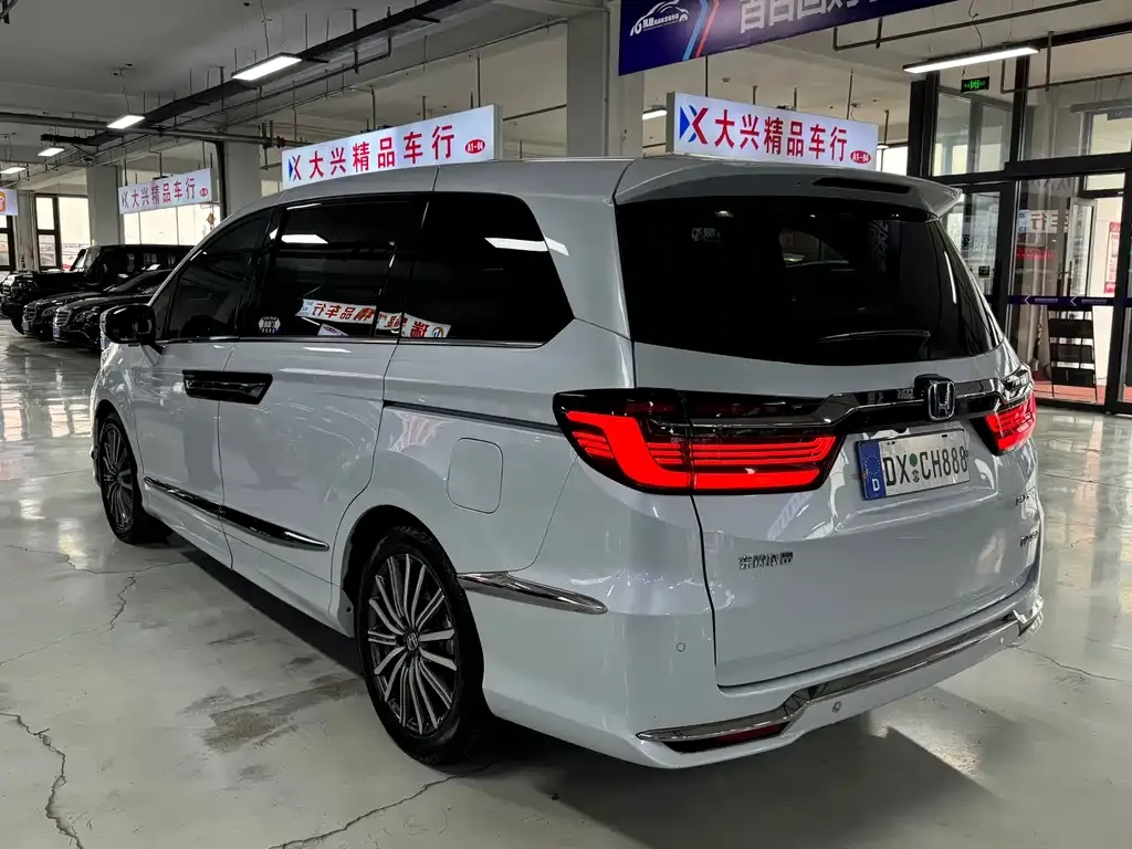 Honda Elysion 2023 из CN, фото 2
