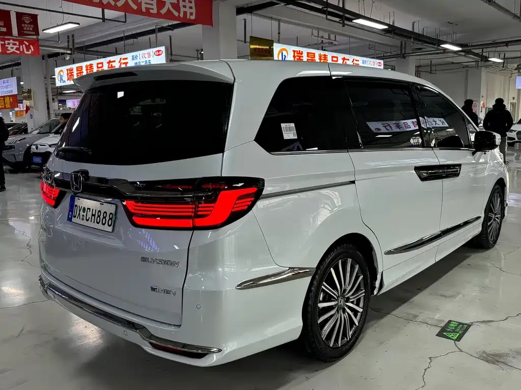 Honda Elysion 2023 из CN, фото 4