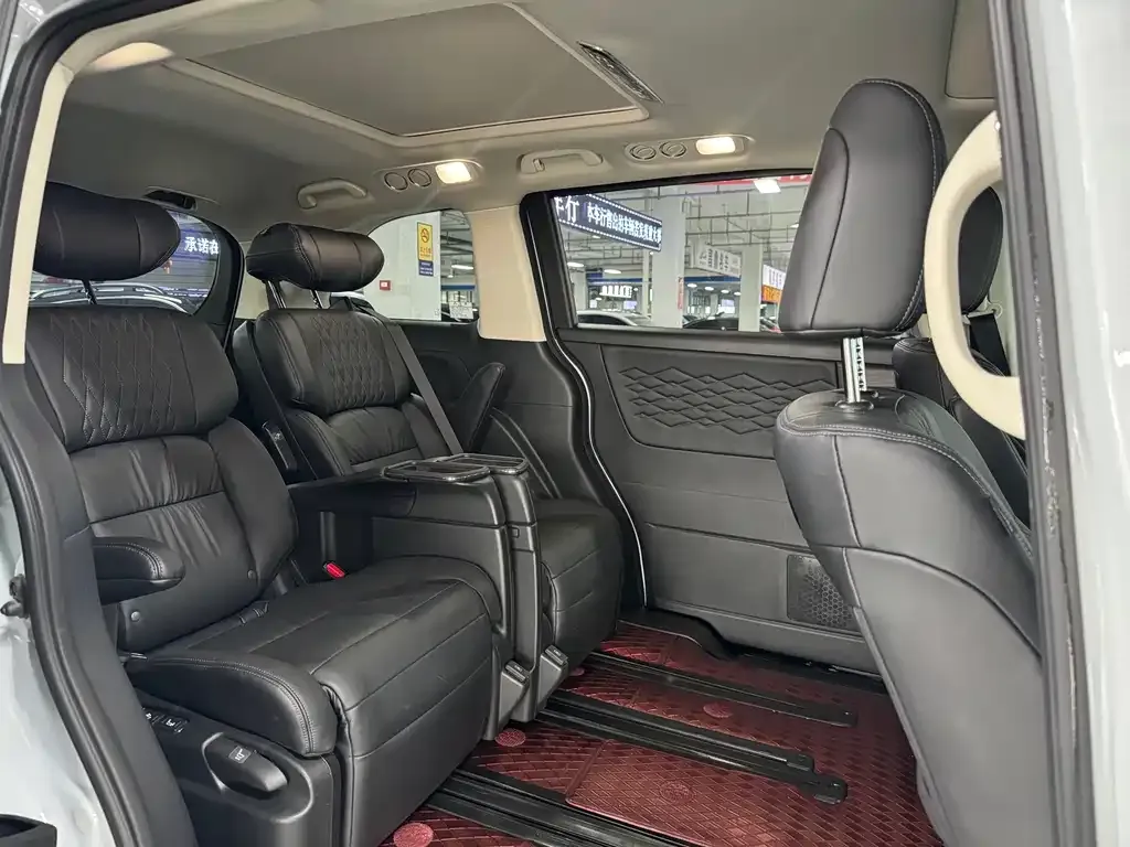 Honda Elysion 2023 из CN, фото 9