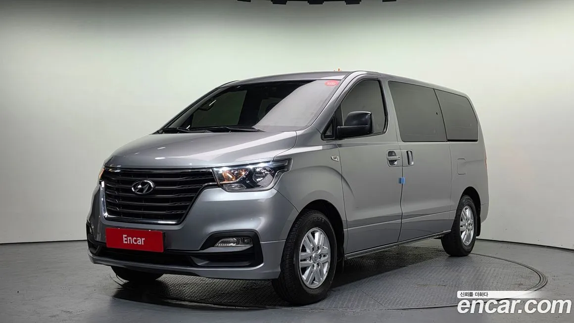 Hyundai Starex — фото 1