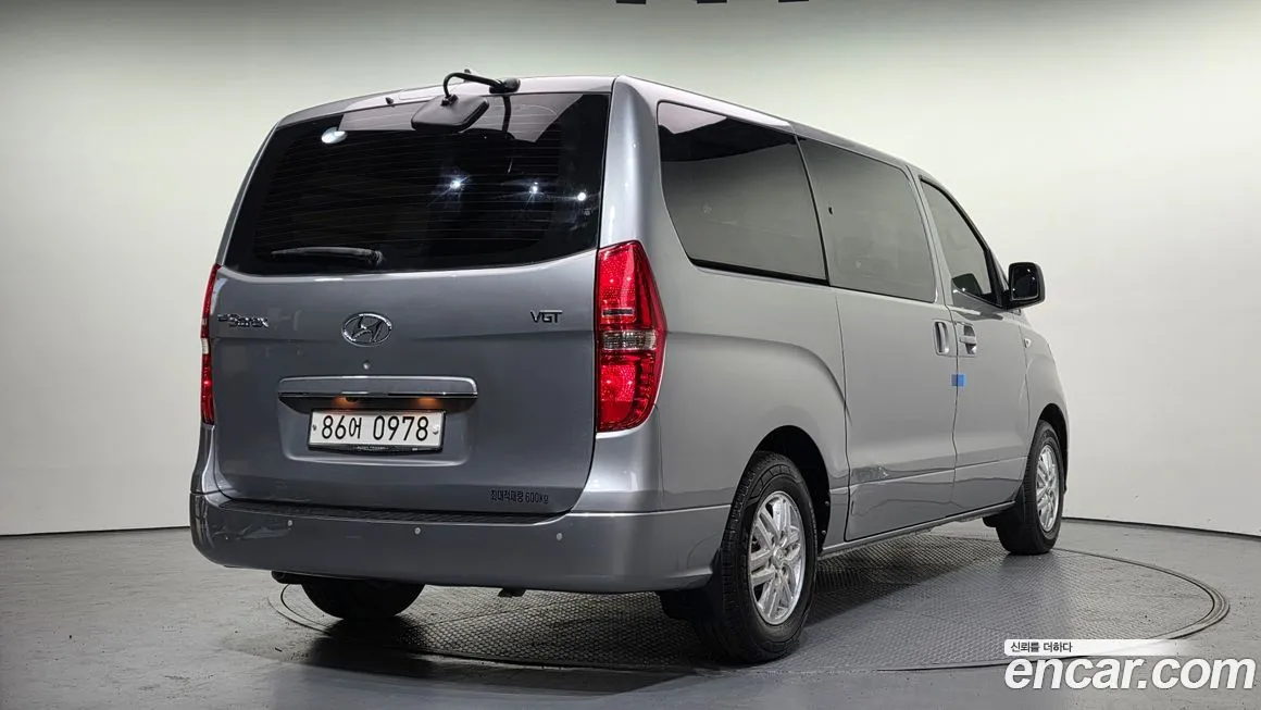 Hyundai Starex — фото 5