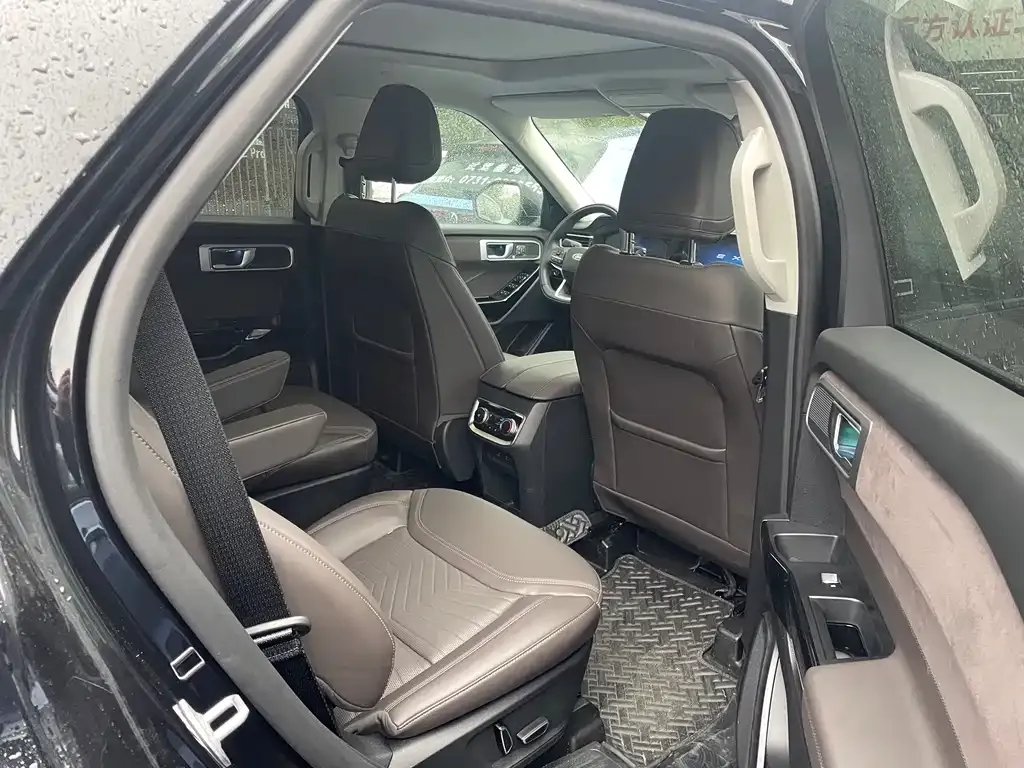 Ford Explorer 2025 из CN, фото 2