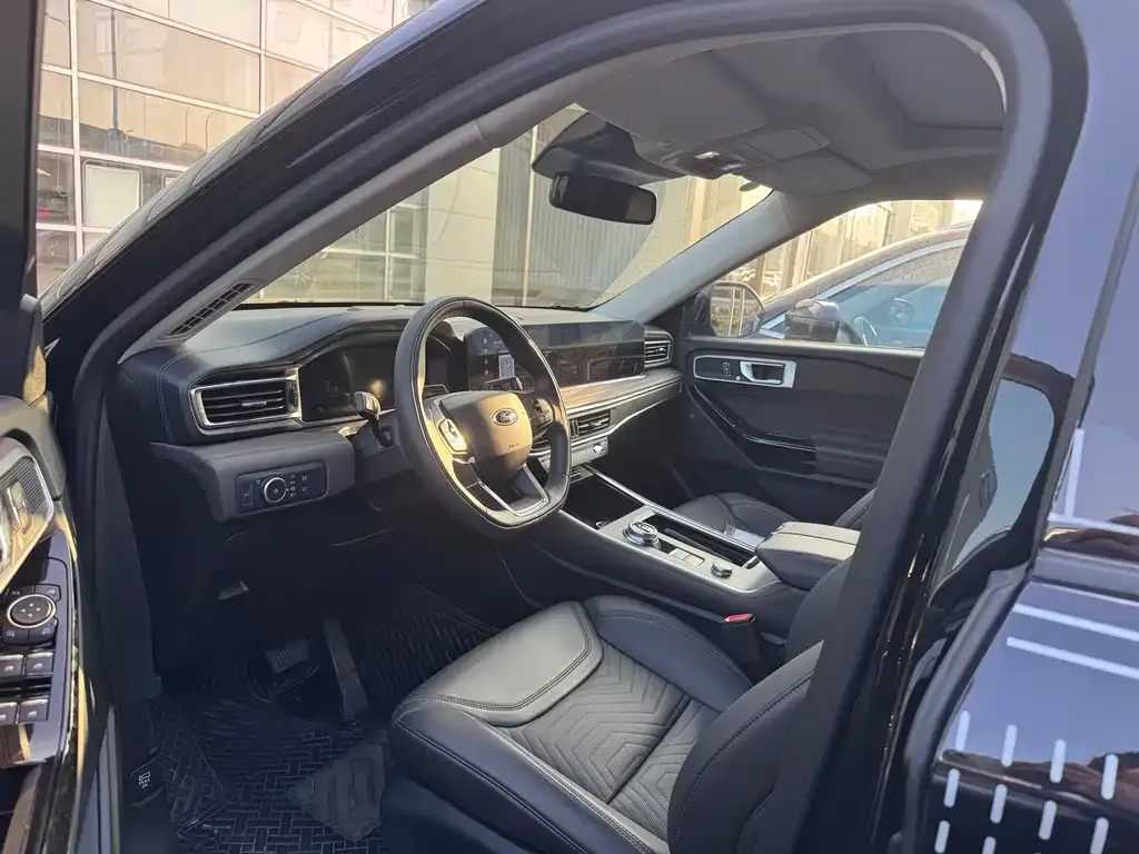 Ford Explorer 2025 из CN, фото 4