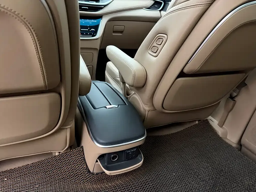Buick GL8 2021 из CN, фото 8
