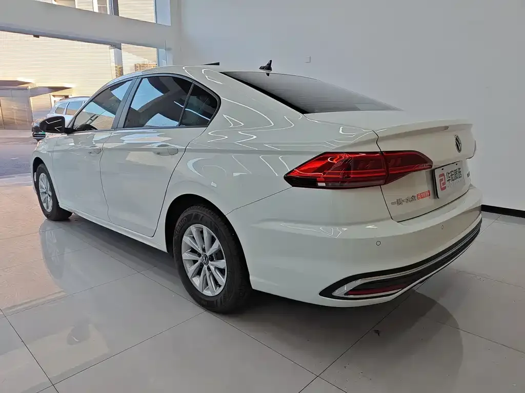 Volkswagen Bora 2023 из CN, фото 10