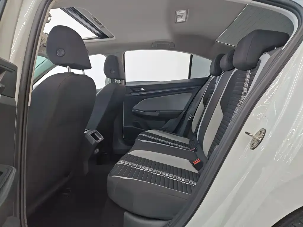 Volkswagen Bora 2023 из CN, фото 3