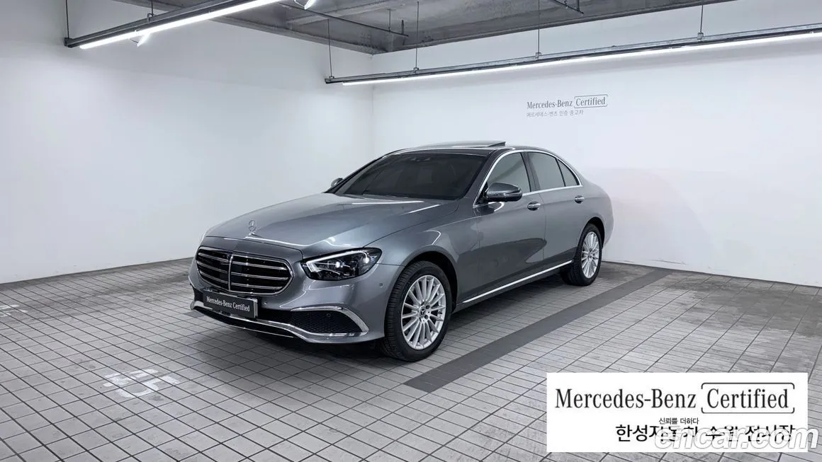 Mercedes-Benz E-Class — фото 1