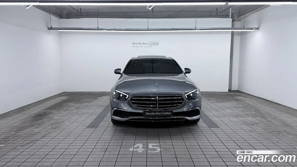 Mercedes-Benz E-Class — фото 2