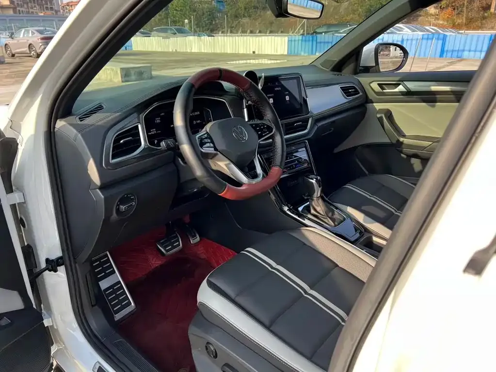 Volkswagen T-Roc 2023 из CN, фото 5