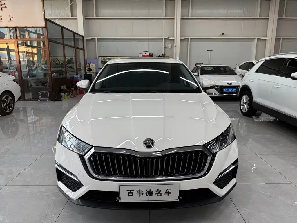 Skoda Octavia — фото 4
