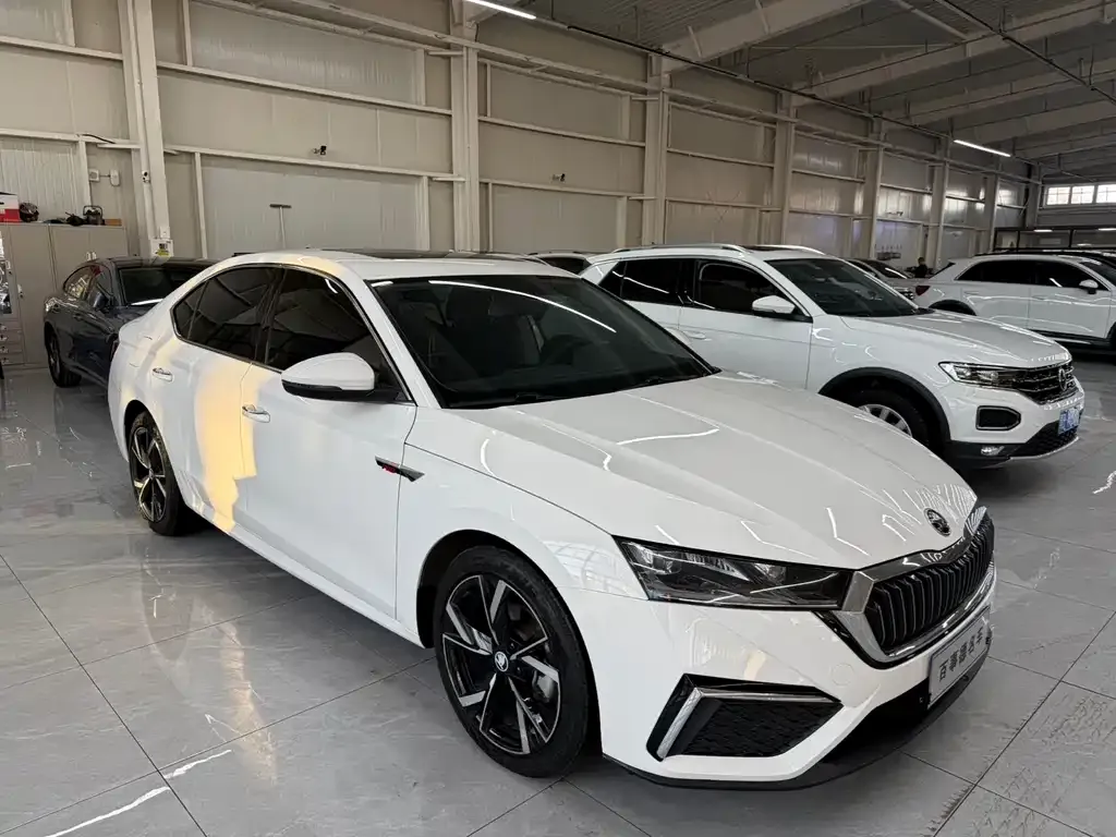 Skoda Octavia — фото 7