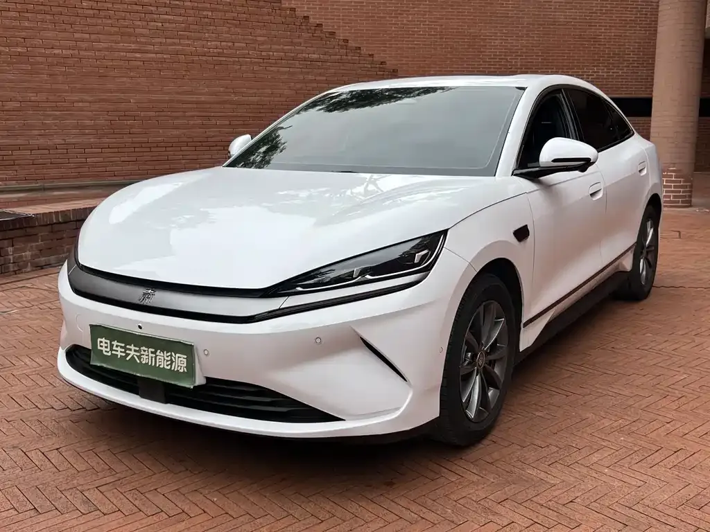 BYD Qin L — фото 1